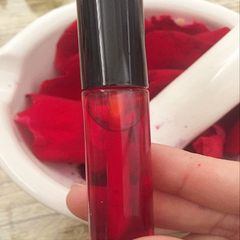 Ancient liquid blush, rose juice, rouge, lip gloss, natural plant remover