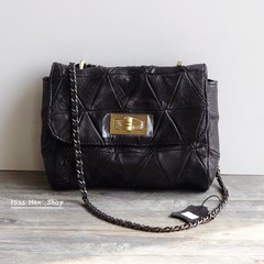 Small foreign trade package diagonal black leather handbag female sheepskin shoulder Lingge satchel Satchel Bag stitching Black trumpet