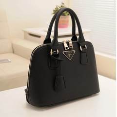 [Korean] every day special offer medium or large shell bag bag fashionista portable Shoulder Messenger Bag female fashion black