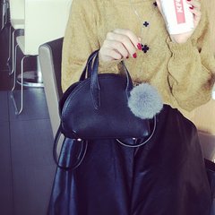 Han Guodong gates purchasing women 2017 simple style solid shell bag soft shoulder diagonal cross small bag black