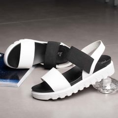 Big boy girl sandals 2017 new all-match Korean summer students a large 41-43 code soft girl Thirty-eight white