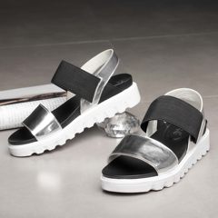 Big boy girl sandals 2017 new all-match Korean summer students a large 41-43 code soft girl Thirty-eight silvery