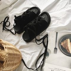 New 2017 summer student flat sandals, Korean tide, Rome shoes, toe fashion, cheap again Thirty-eight black