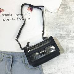 The star of the same paragraph 2017 summer new small fragrant Lingge package transparent jelly chain Shoulder Messenger small bag bag black