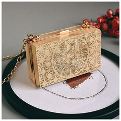 2017 new summer fashion bag female Korean wooden box package all-match chain small hollow messenger packet packet Style one