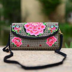 2016, the new national wind embroidery bag, embroidery retro, leisure simple bag, single shoulder lady oblique shoulder bag Peony red peony