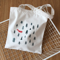 The new version of the original all-match Japan printed portable single shoulder bag simple art canvas bag student bag green bag Little fox House + zip