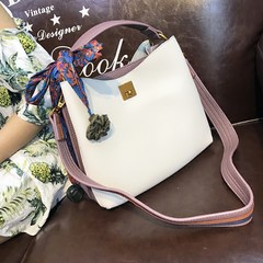 2017 new female bag Korean temperament scarf Handbag Shoulder color Bucket Bag Handbag simple Satchel Pink
