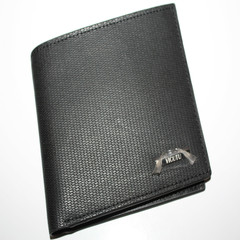 First-line men's clothing brand counter purchasing men embossed leather, black short horizontal version of wallet, the original 480 yuan black