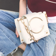 Metal ring small bucket bag, female 2017 new handbag, oblique shoulder, single shoulder Mini chain, small bag white