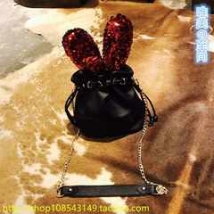 The 2017 New South Korea sequins rabbit ears drawstring Bucket Bag Satchel chain bag bag bag tide Black + Red