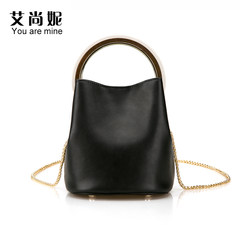 Leather handbag bag ring 2017 new female star with a European single shoulder portable Crossbody Bucket Bag black