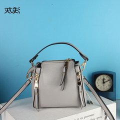 Is the Korean version of the new 2017 brand Handbag Shoulder Bag Satchel Mini bucket bag small bag Light grey