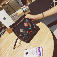 The Korean version of 2017 new tide summer bag embroidered flowers bucket bag shoulder bag simple fashion chain bag black