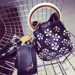 2017 new summer fashion bag female stereo small flower Bucket Bag Shoulder Messenger Bag wooden handle black