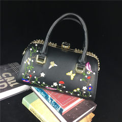 2017 new fashionista bag fashion handbags with a diamond diamond Embroidery Flower Bag Boston single shoulder bag black