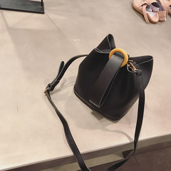 Spring and summer bucket bag female 2017 new Handbag Bag Satchel Bag Handbag tide all-match simple singles black
