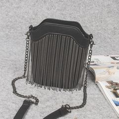 2017 new personalized mini mobile phone packages metal tassel Chain Bag Shoulder Satchel bucket bag bag black