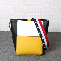 2017 new simple all-match leather color bucket bag handbag shoulder wide straps leisure Xiekua package tide Heibaihuang