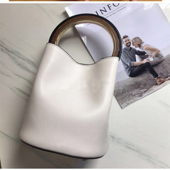 Purchasing ring bucket bag leather bag 2017 simple new personalized Korean Fashion Shoulder Messenger Bag white