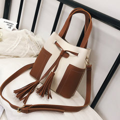 Color bucket bag 2017 summer new fashion bag color all-match bags tassel Xiekua package Light brown