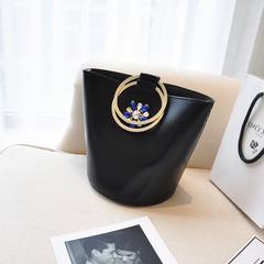 Simple all-match smooth diamond mother bag 2017 bag bun Crossbody Bag bucket trendy hand bill Bao Xiaobao black