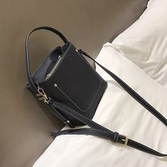 2017 new handbag bag Korean fashion embossed bucket bag leisure all-match Handbag Shoulder Bag black