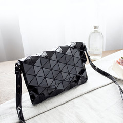 2017 Korea new geometric lattice messenger bag Korean colorful Mini envelopes chain small bag handbag Bright black