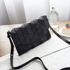 2017 Korea new geometric lattice messenger bag Korean colorful Mini envelopes chain small bag handbag Matte black
