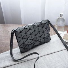 2017 Korea new geometric lattice messenger bag Korean colorful Mini envelopes chain small bag handbag Matte grey green