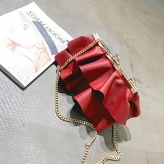 The chain of small bag 2017 female new summer fashion wavy edge lock Single Shoulder Bag Messenger Bag all-match Korean tide gules