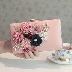 2017 new Korean pearl flower bag dinner bag Hand Bag Party Bag Handbag chain Xiekua package small package Take to send Pink Pearls