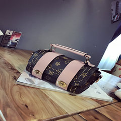 2017 new fashion handbags bag bag bag lady reading Boston lock Crossbody Bag Pink
