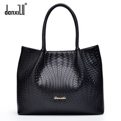 Counter with 2017 new Danxilu woven pattern handbag leather tote bag bag bag Black sale