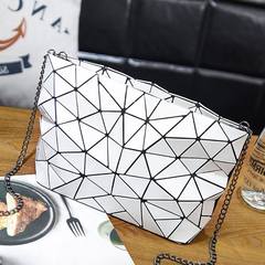 2017 new bag geometric lattice bangalor irregular sequins diamond fashion chain bag bag laser Beige