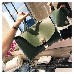 The new summer fashion bag 2017 bag all-match Boston Commuter Bag lock simple handbag green