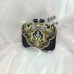 Exported to Europe and the United States high-end hand sewing beads flash diamond hard box hand bag embroidered evening bag bride dress bag Black gold