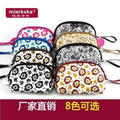 Amy Seoul Kaka 2017 new lady floral print hand bag cosmetic bag tote bag of small mom Chao shipping
