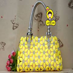High-grade hand woven ladies bags Beaded bead bead melon finished material bag yellow hand pole Yellow material package