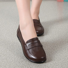 Spring and autumn mothers shoes, soft leather soles, middle-aged and middle-aged women's shoes, flat with middle-aged lady shoes, black round sole shoes Brown 558