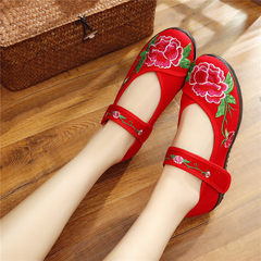 Breathable women`s single shoes flat embroidery shoes women`s shoes canvas shoes flat anti-skid cloth shoes mother`s shoes square dance shoes red peony flowers new style
