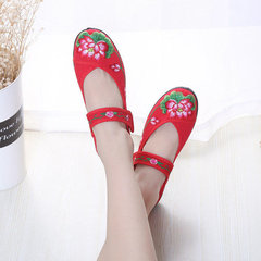 Breathable women`s single shoes, flat embroidered shoes, women`s dancing shoes, canvas shoes, flat non-slip cloth shoes, mother`s shoes, dancing shoes, square, red lotus flowers