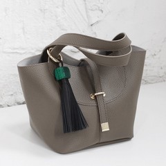 In the summer of 2017 and the new basket bag fashion handbags embossed handbag handbag bucket bag bag