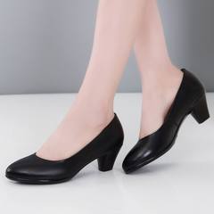 Brand middle-aged women shoes, spring and autumn single mouth shoes, with large yards of work shoes, leather shoes, 304050 years old
