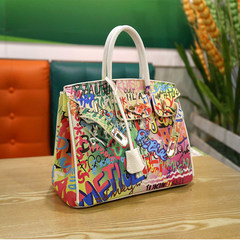 Shipping and street graffiti colorful hand lock Handbag Shoulder Bag Handbag Xiekua package platinum Kelly bag