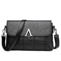 2017 new leather handbags all-match portable satchel female leather shoulder bag handbag middle-aged mother. Black carry bag