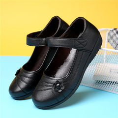 The new spring and summer 2016 mother shoes shoes shoes with flat soft bottom in elderly women shoes leisure shoes 40 (too many stocks sold at a loss) Black [smaller one]