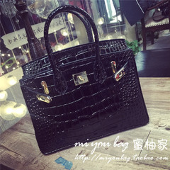 Korean fashion temperament crocodile spring bag handbag new 2017 platinum Shoulder Bag Handbag Black 25 inches (not scarf)
