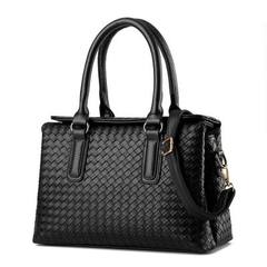 Hongkong purchase 2017 new handbag high-capacity portable single shoulder bag and woven bag retro trend Black Regular Edition