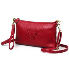 Special offer every day 2017 new leather hand bag shoulder messenger bag ladies hand Baotou cowhide Trumpet red